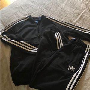 Adidas track suit set